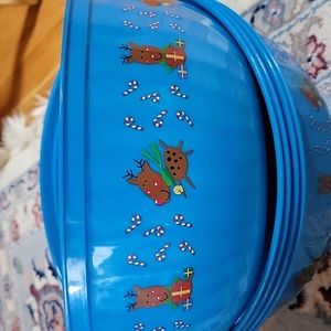 5 sturdy plastic bowls with reindeer and candy cane  EUC